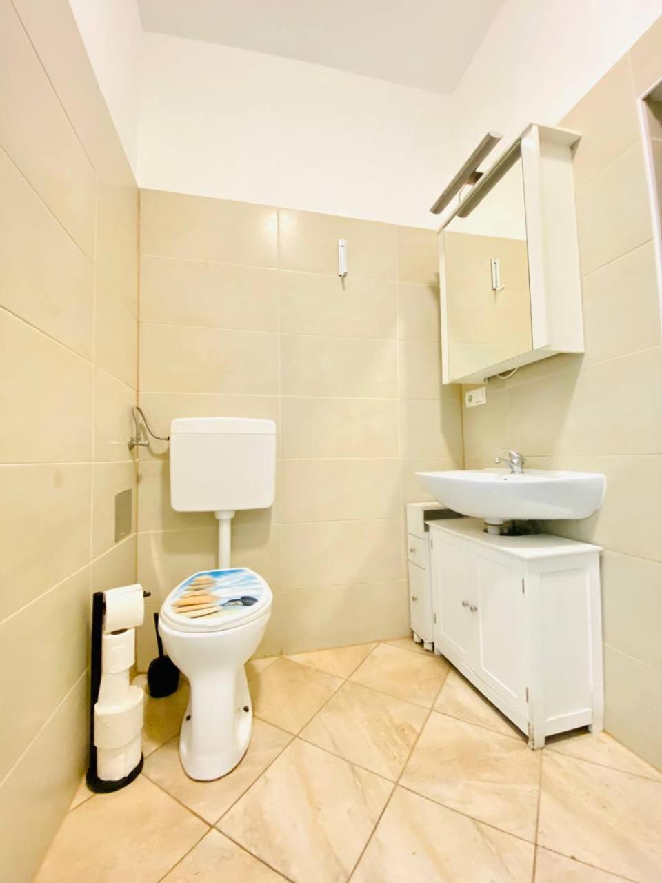 Cozy Studio Lg Apartment Vienna Exterior photo
