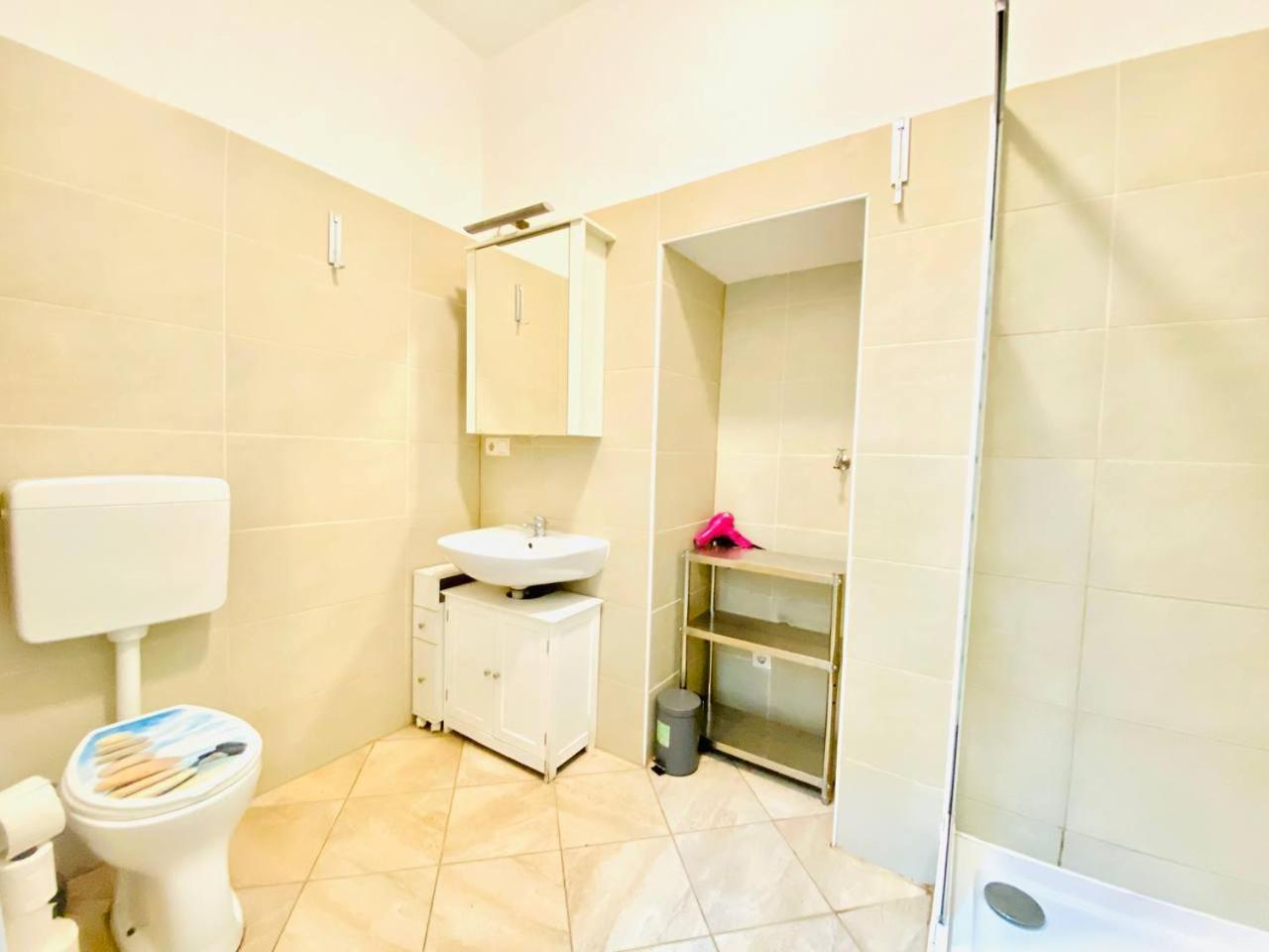 Cozy Studio Lg Apartment Vienna Exterior photo