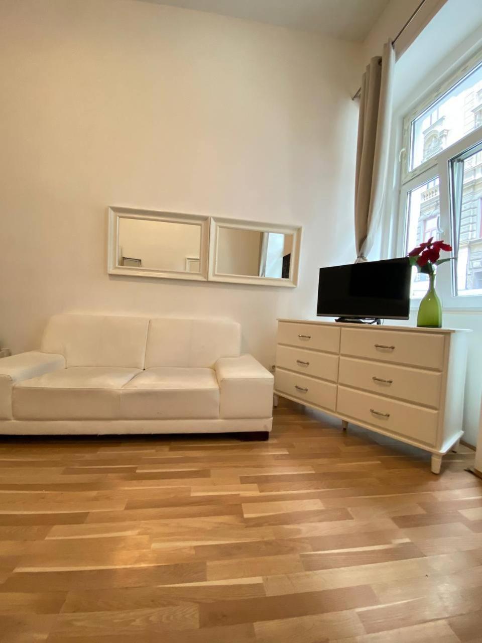 Cozy Studio Lg Apartment Vienna Exterior photo